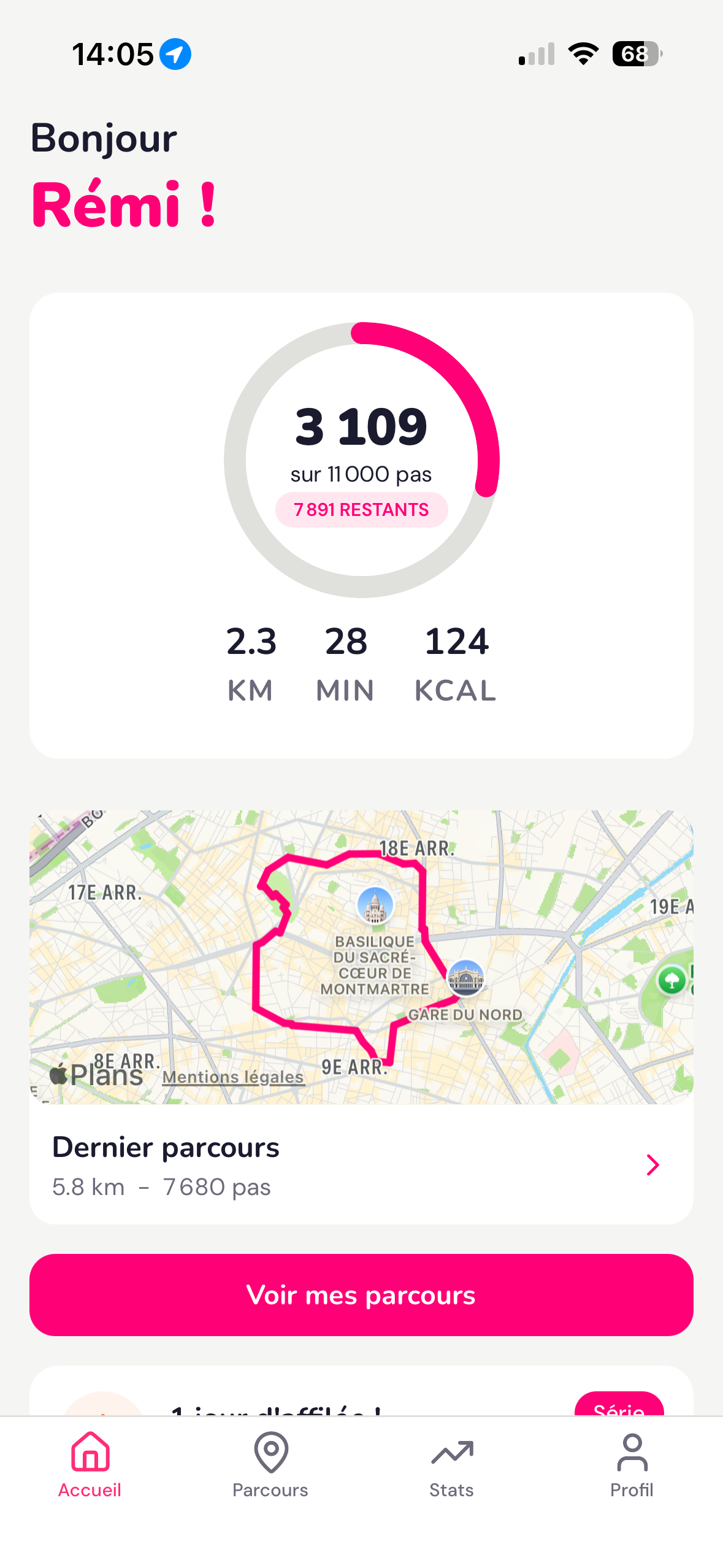Écran d'accueil de Tenkka : progression des pas, parcours en cours et stats hebdomadaires